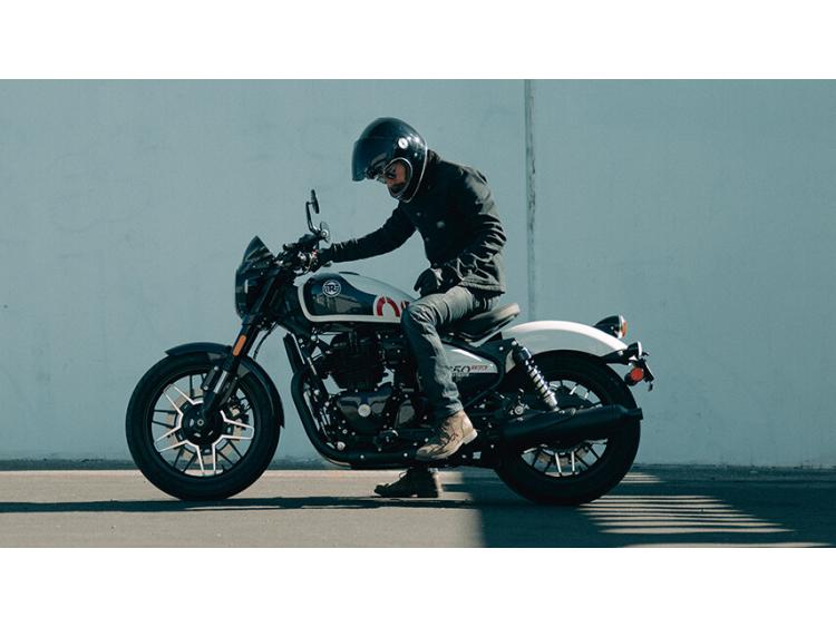 ROYAL ENFIELD SHOTGUN 650 - A2 -